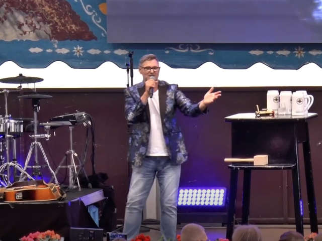 Videoausschnitt aus dem Song Eröffnung Cranger Kirmes 2022